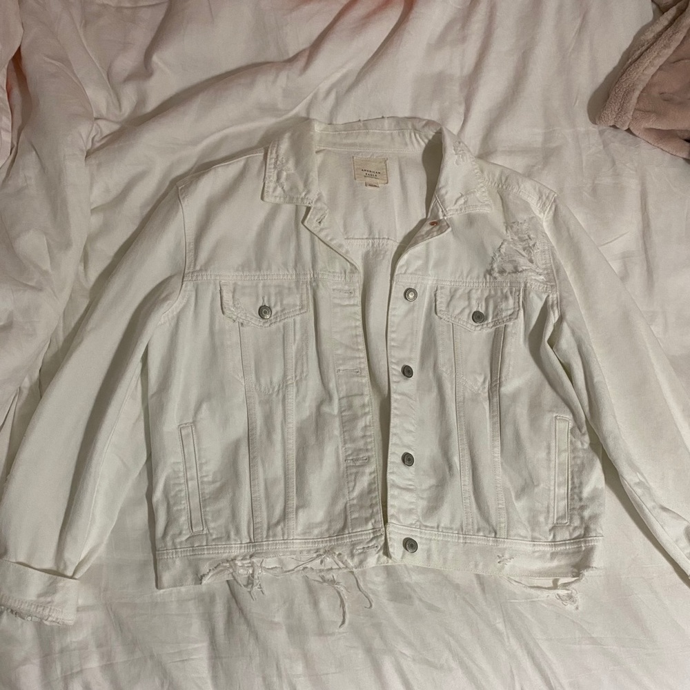 AE white jean jacket!